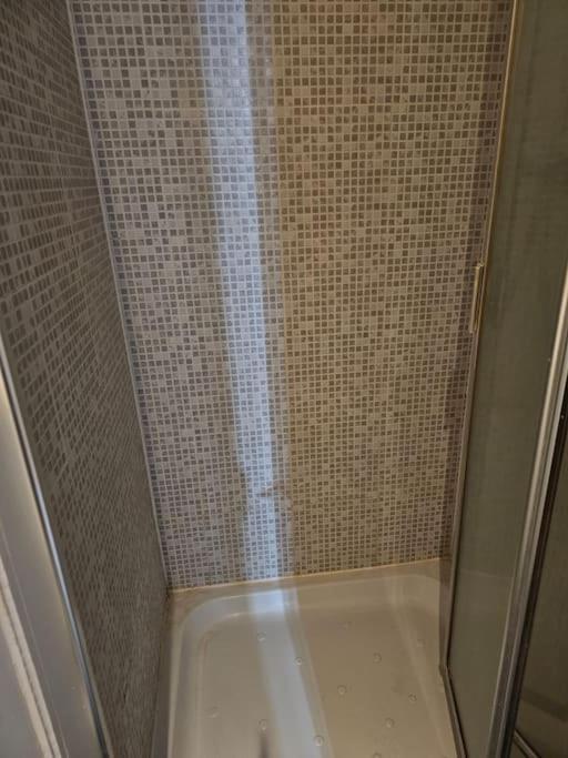Big Double Room With Bathroom In 2 Bedroom Flat Kitchen Is Shared Harrow on the Hill Esterno foto