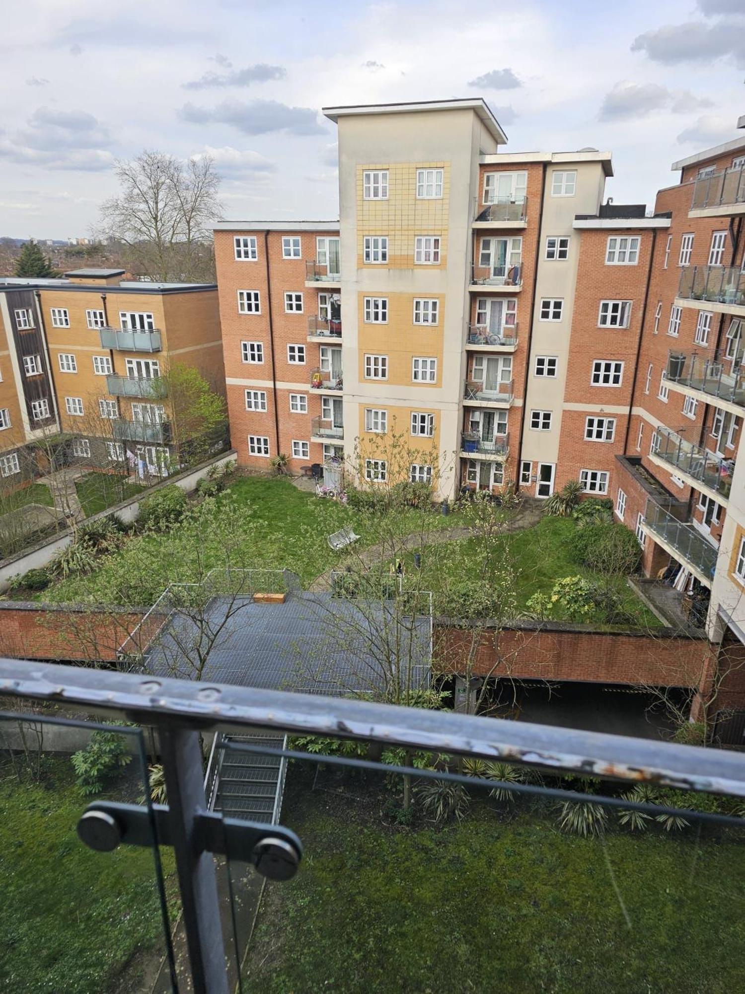 Big Double Room With Bathroom In 2 Bedroom Flat Kitchen Is Shared Harrow on the Hill Esterno foto