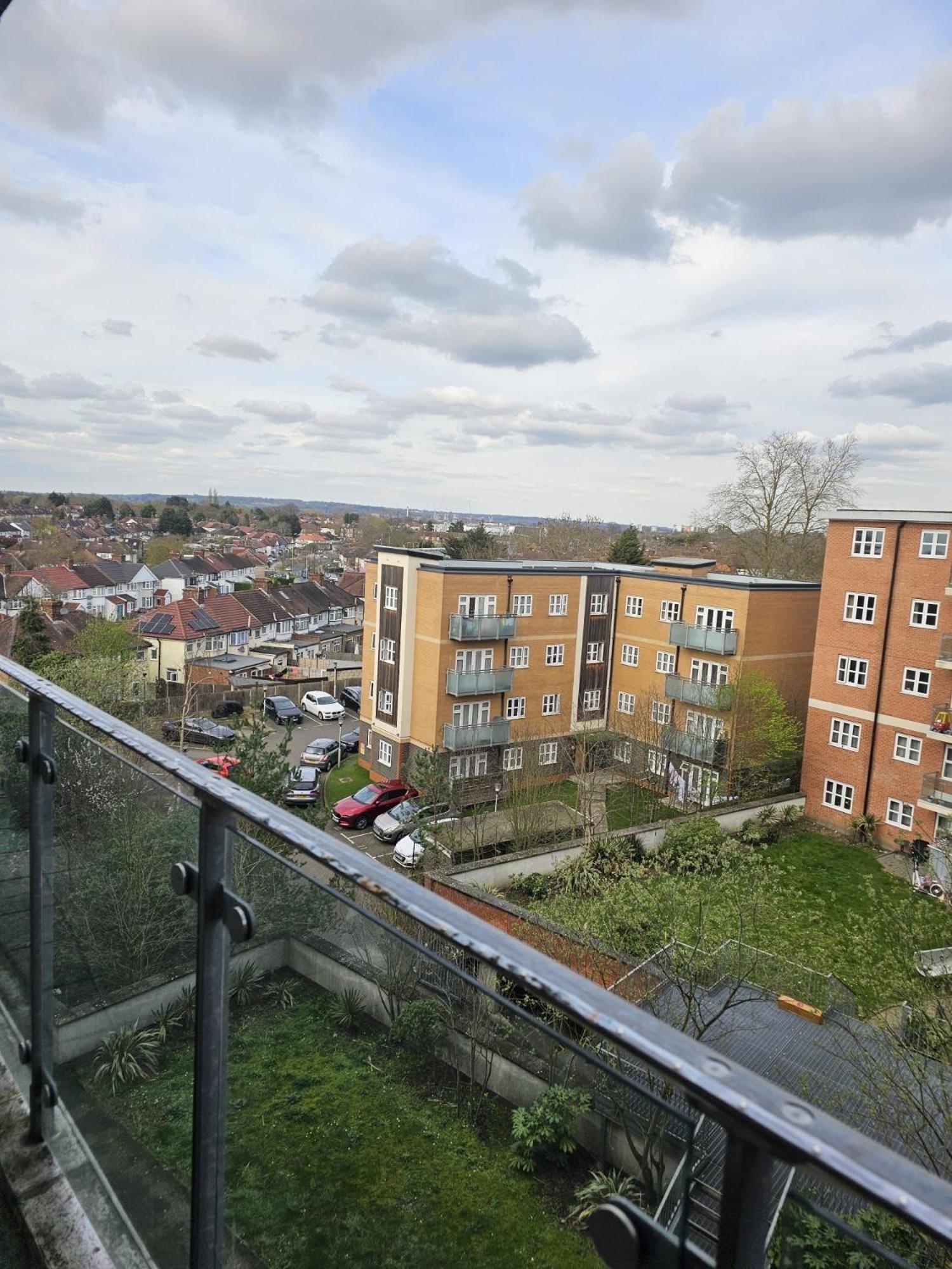 Big Double Room With Bathroom In 2 Bedroom Flat Kitchen Is Shared Harrow on the Hill Esterno foto